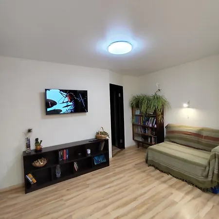 Apartment жк малиновского 37